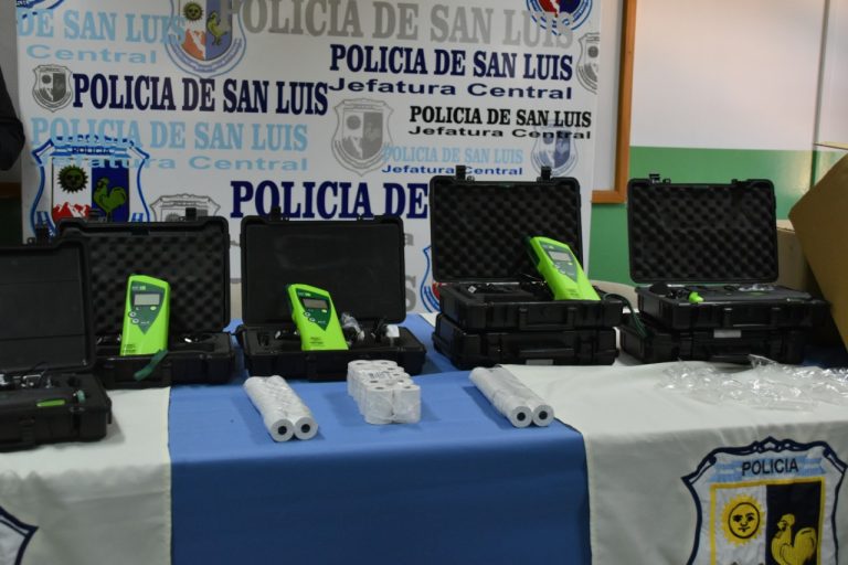 Lee más sobre el artículo Entregaron más equipos para realizar controles de alcoholemia