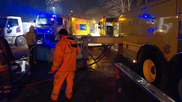 Lee más sobre el artículo San Luis: Contuvieron el incendio en el Parque Industrial