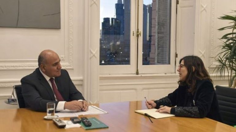 Lee más sobre el artículo Batakis se reúne con gobernadores: busca su apoyo político al plan económico