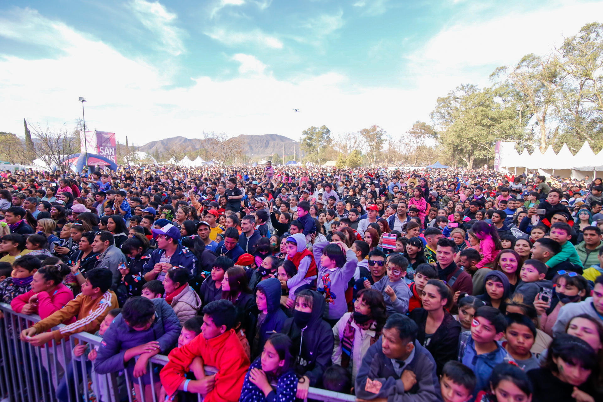 Read more about the article Más de 80.000 personas colmaron el Parque de las Naciones para celebrar el Día de las Infancias