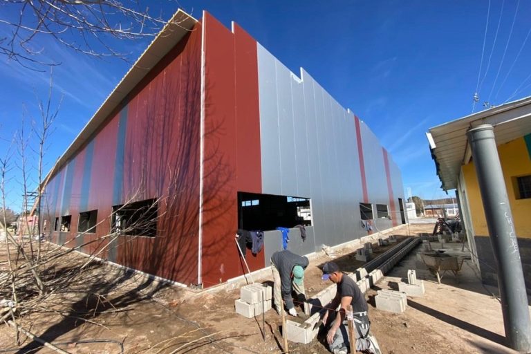 Lee más sobre el artículo San Martín: avanza la construcción del edificio de la UPrO y las refacciones en la terminal de ómnibus