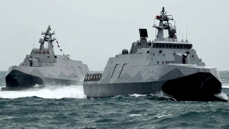 Lee más sobre el artículo Dos buques de EEUU navegan en el estrecho de Taiwán y ponen en alerta a China