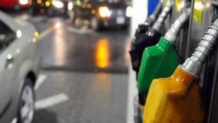 Read more about the article YPF anunció un aumento del 7,5% para combustibles y gasoil