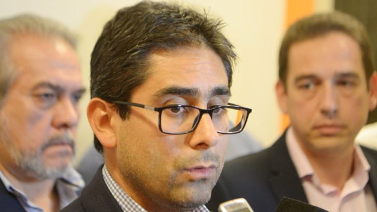 Lee más sobre el artículo Muerte de bebés: renunció el Ministro de Salud de Córdoba