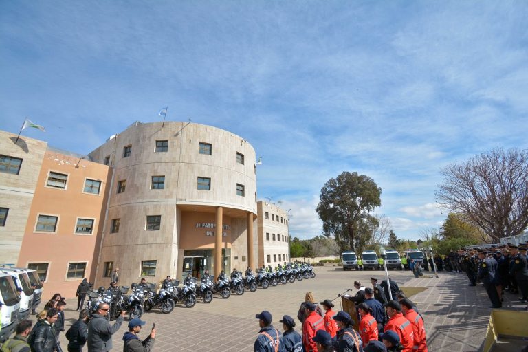 Lee más sobre el artículo En poco más de un año, la Policía Provincial sumó 560 nuevos vehículos para la lucha contra el delito