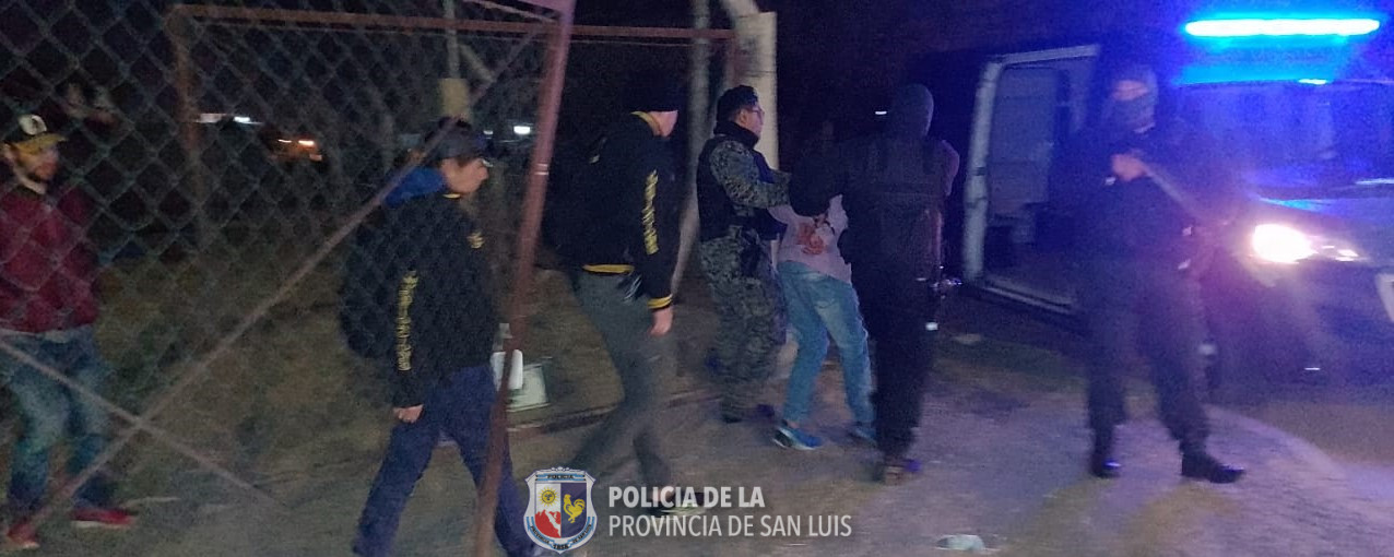 Read more about the article Cuatro allanamientos y un detenido en la causa por la muerte del oficial Diego Gatica
