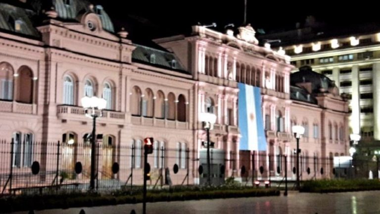 Lee más sobre el artículo Amenazaron de bomba la Casa Rosada y el Ministerio de Defensa