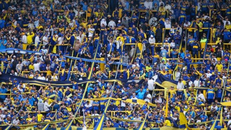 Lee más sobre el artículo Un nene cayó al vacío desde una de las tribunas de la Bombonera durante el Superclásico y está internado en grave estado