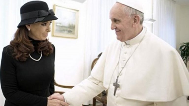 Lee más sobre el artículo El Papa llamó a Cristina Kirchner para expresarle “solidaridad y cercanía”