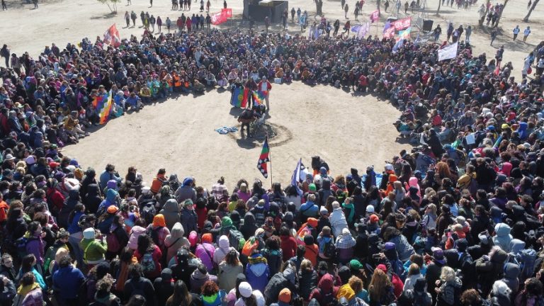 Lee más sobre el artículo Una ceremonia indígena inauguró el Encuentro Plurinacional de Mujeres y Disidencias