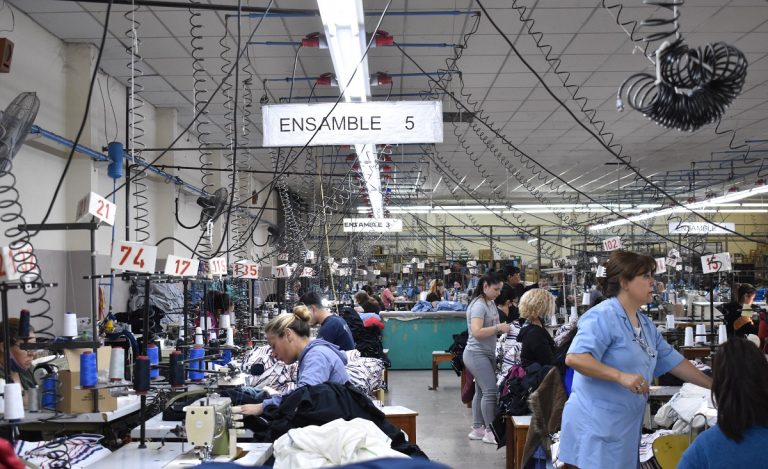 Lee más sobre el artículo Norfabril sumó 14 beneficiarias y beneficiarios de Inclusión a su planta textil
