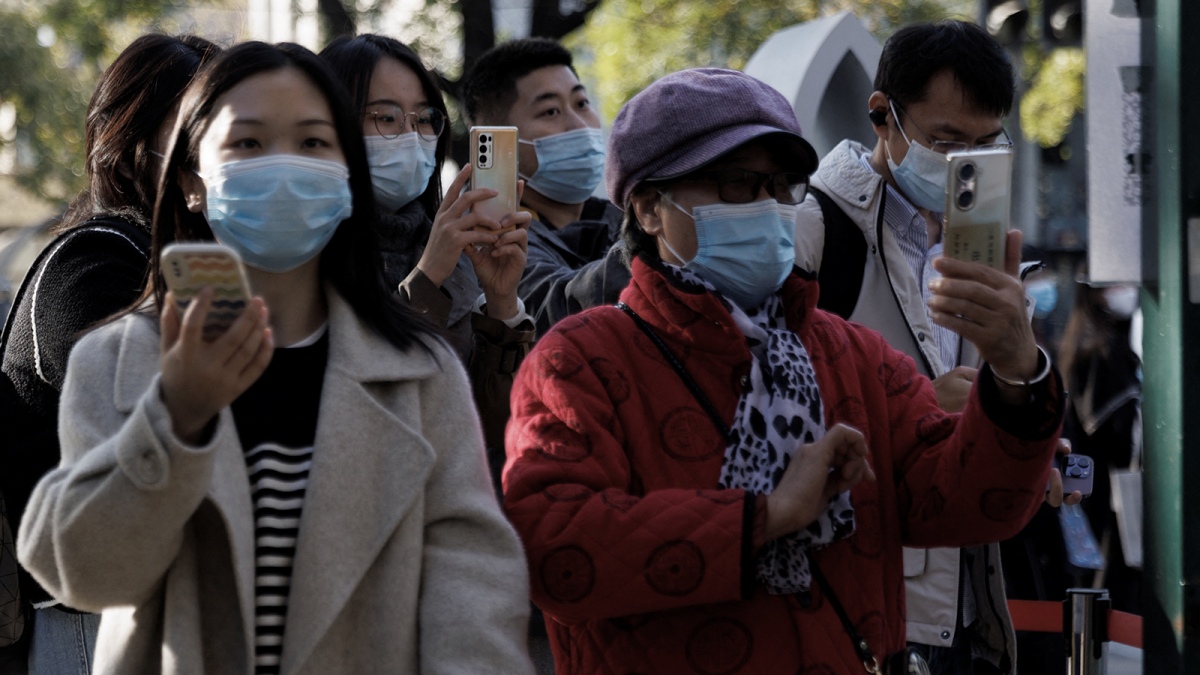 Read more about the article China extendió los confinamientos tras registrar récord de casos diarios de coronavirus