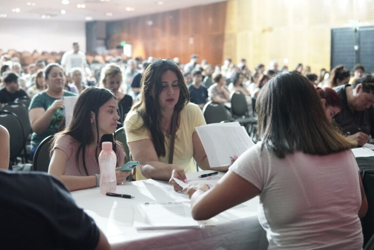 Lee más sobre el artículo Más de 150 jóvenes firmaron convenios con el Programa Empezar