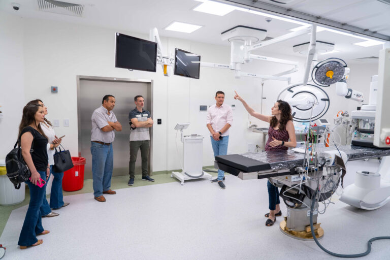 Lee más sobre el artículo Autoridades de OSECAC Villa Mercedes visitaron el Hospital Central “Dr. Ramón Carrillo”