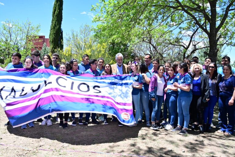 Lee más sobre el artículo El Gobierno invierte más $1200 millones en obras que promueven el arraigo