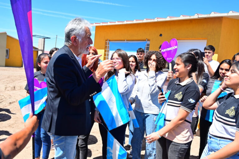 Lee más sobre el artículo Comenzó la construcción de 600 viviendas que se suman a las 527 en ejecución