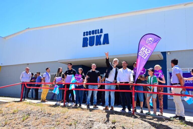 Lee más sobre el artículo El gobernador Alberto Rodríguez Saá inspeccionó la obra de la Escuela Ruka