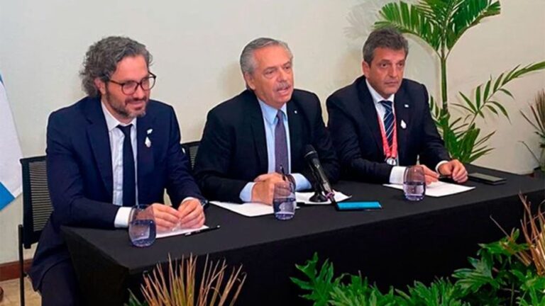 Lee más sobre el artículo “Estoy bien, estoy trabajando bien”, afirmó Alberto Fernández tras descompensarse