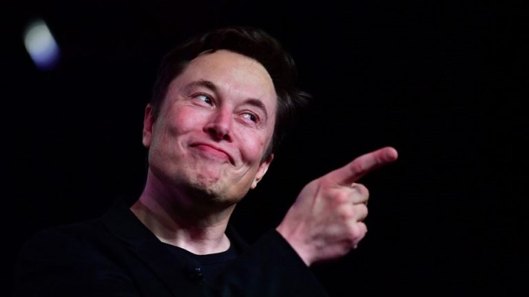 Lee más sobre el artículo Elon Musk anunció que Twitter cobrará un abono mensual para certificar cuentas