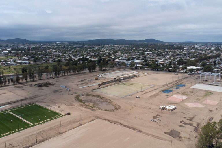 Lee más sobre el artículo Villa Deportiva San Luis: una obra que genera trabajo local y nuevas oportunidades