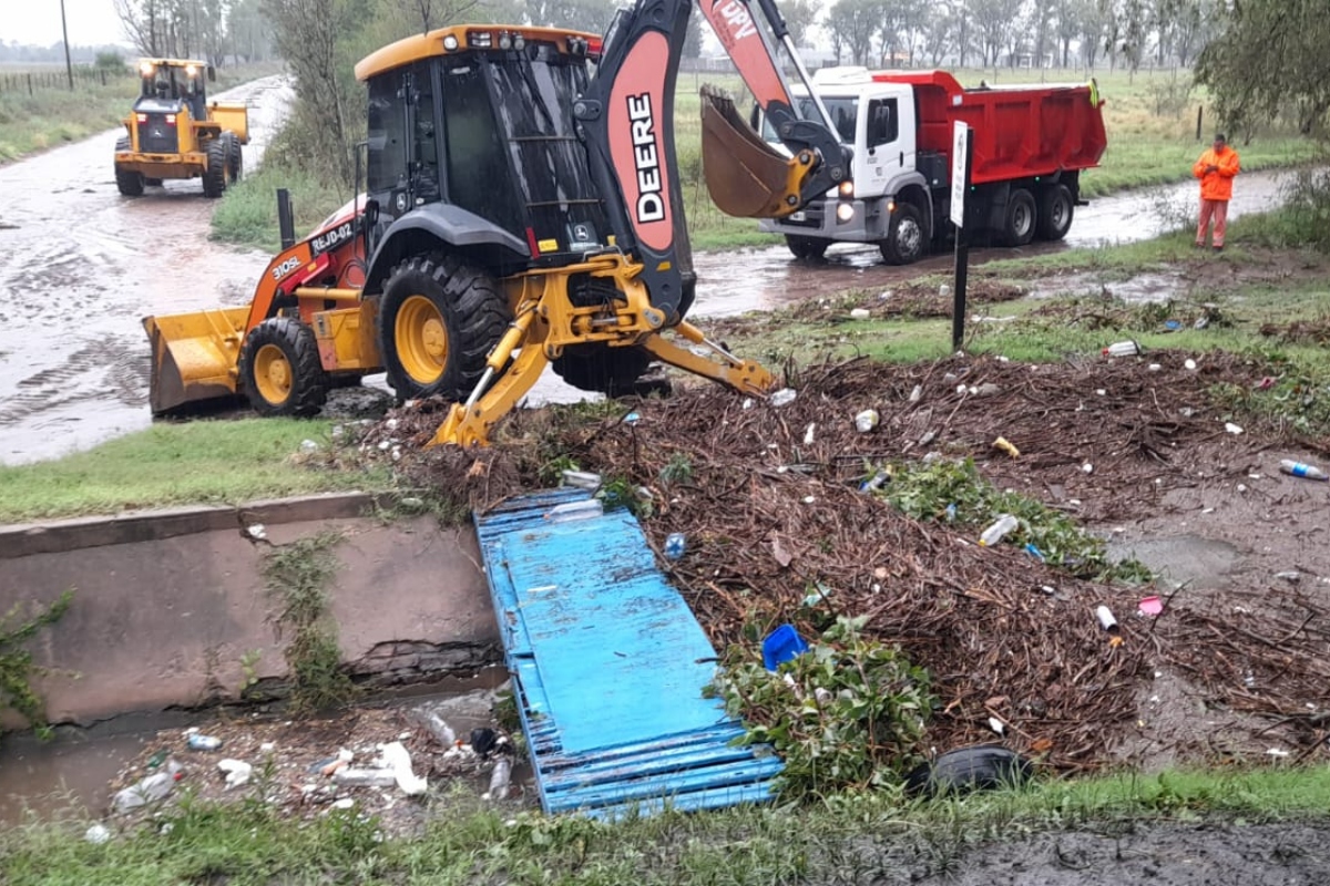 Read more about the article San Luis Agua intensifica los trabajos de limpieza de canales en Villa Mercedes