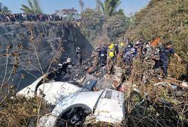 You are currently viewing Impresionante caída de un avión con 72 personas a bordo en Nepal: una argentina viajaba en la aeronave