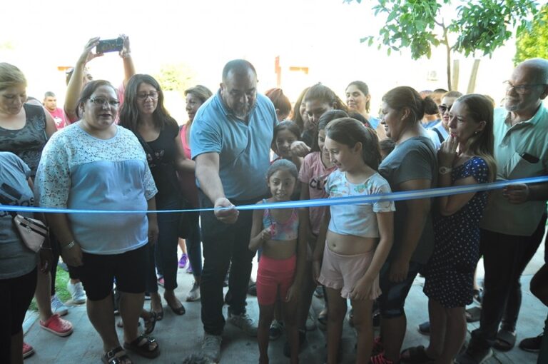 Read more about the article Maxi acompañó a los vecinos y vecinas de La Ribera en la inauguración de una nueva vecinal
