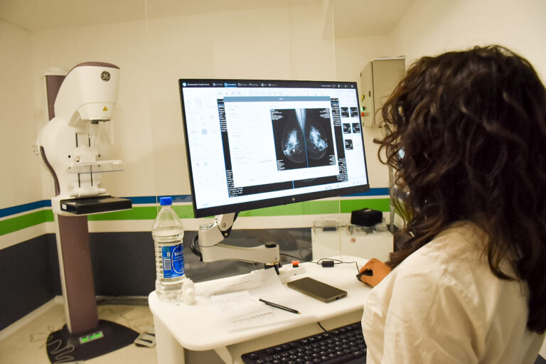 Lee más sobre el artículo El Hospital “Verónica Bailone” ya cuenta con un mamógrafo de última generación