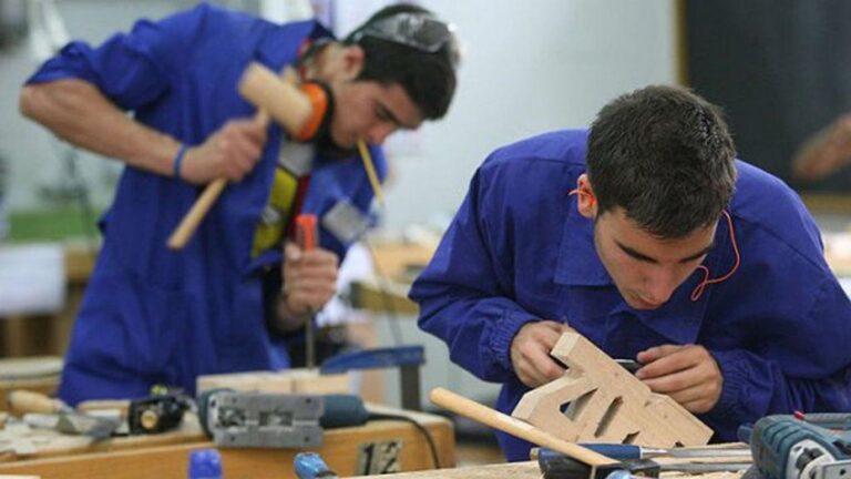 Lee más sobre el artículo Programa Fomentar Empleo: Aumentan los montos de $15.000 a $25.000