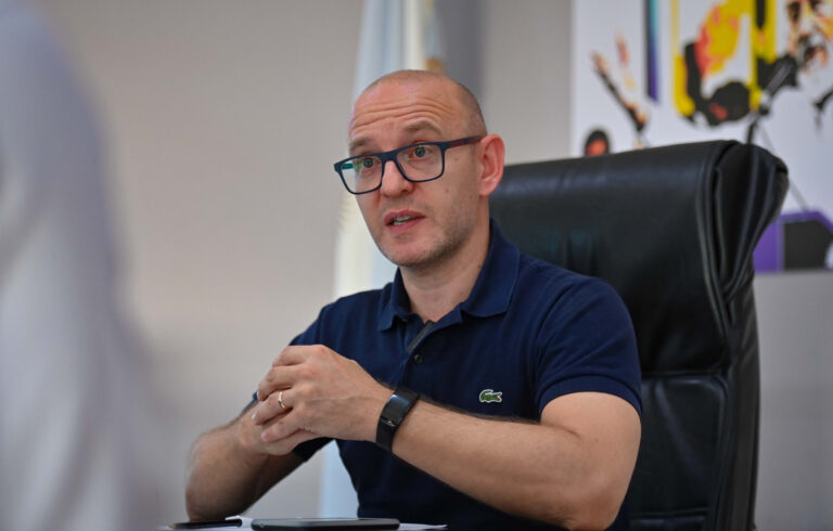 Lee más sobre el artículo El Gobierno provincial anunció un nuevo aumento salarial del 40%