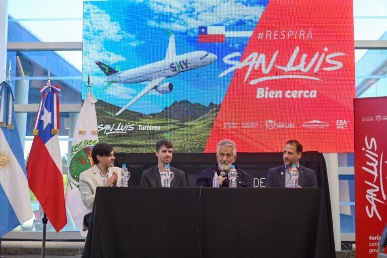 Lee más sobre el artículo El gobernador anunció el primer vuelo internacional del Valle de Conlara a Santiago de Chile