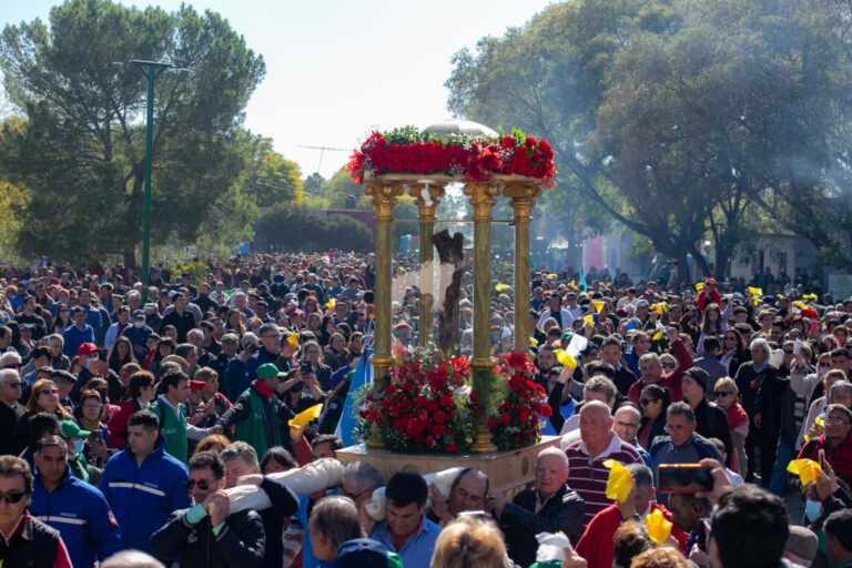 Lee más sobre el artículo Un trabajo en equipo para celebrar al Santo Cristo de la Quebrada y al Divino Señor de Renca