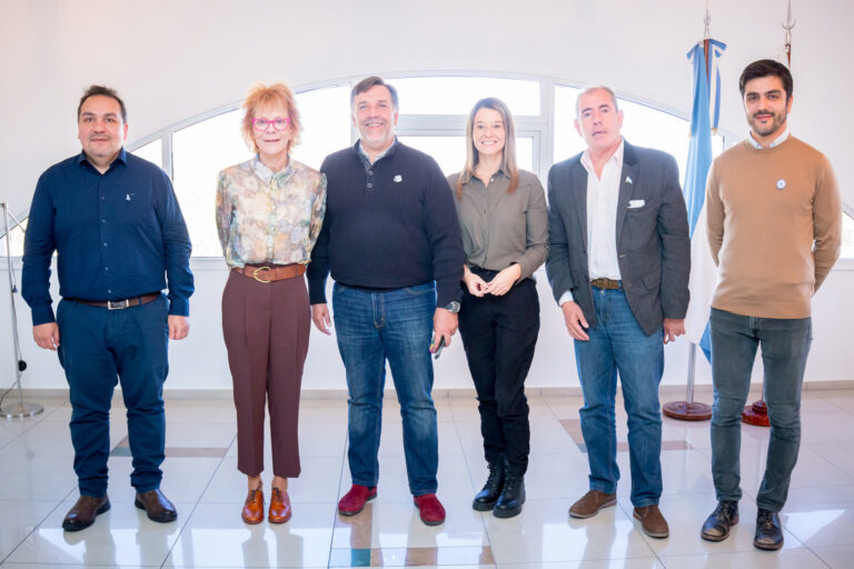 Lee más sobre el artículo Más de 800 emprendedores y productores se capacitarán en la ULP