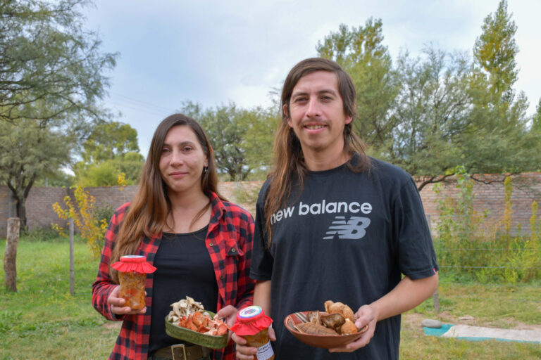 Lee más sobre el artículo Conocé el emprendimiento agroecológico que busca generar alimento y productos medicinales a base de hongos