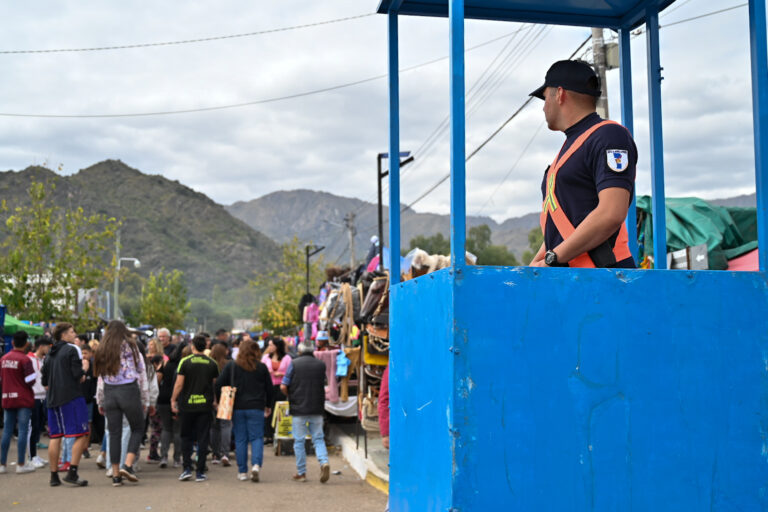 Lee más sobre el artículo El Ministerio de Seguridad brinda prevención, acompañamiento y cuidado en las festividades religiosas