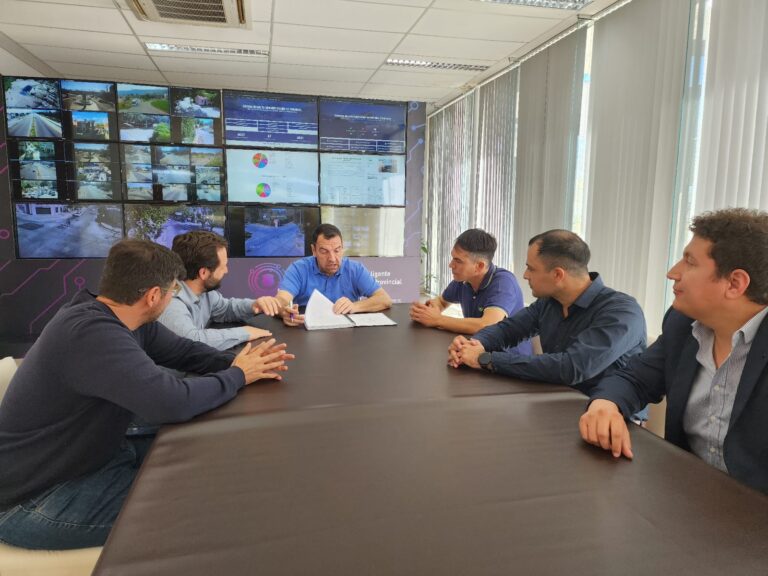 Lee más sobre el artículo Provincia y Municipios trabajan en conjunto para el arribo e instalación de los primeros 300 Nodos de Seguridad