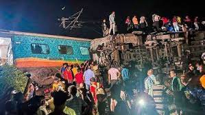 Read more about the article India: al menos 120 muertos y 850 heridos tras colisión de trenes