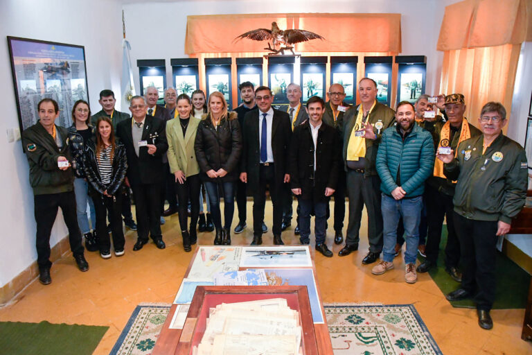 Lee más sobre el artículo Soldados de la Brigada Heróica recibieron la nueva CIPE 4.0 en homenaje a Malvinas