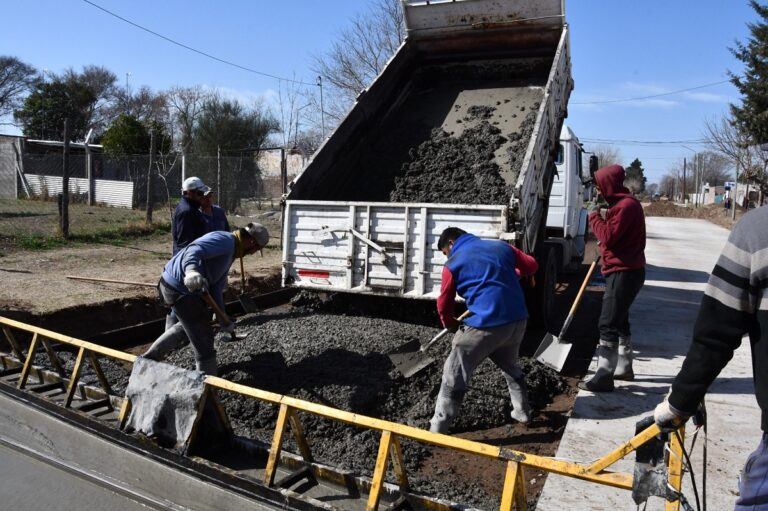 Lee más sobre el artículo El Gobierno provincial suma más cuadras de pavimento en Justo Daract