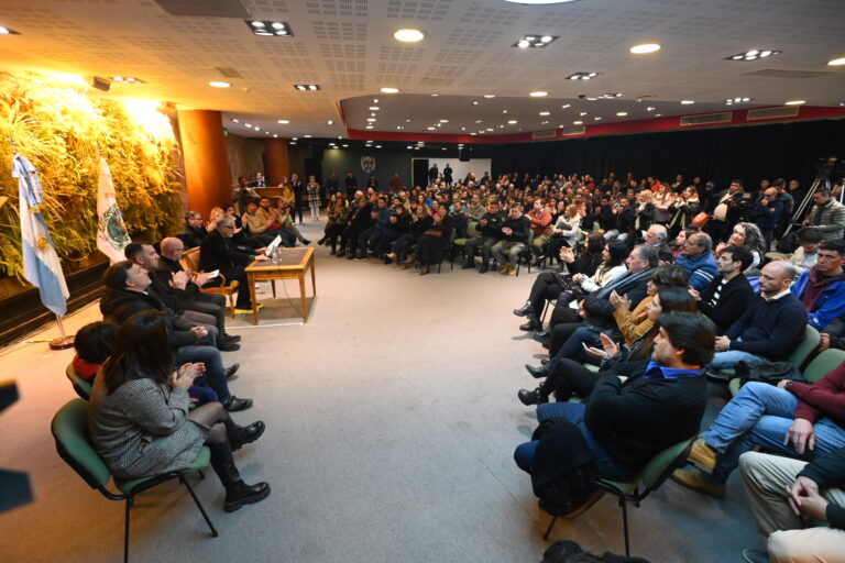 Lee más sobre el artículo El gobernador anunció un nuevo aumento salarial