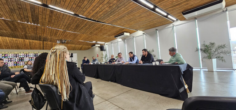 Lee más sobre el artículo Municipios y organismos del Ejecutivo Provincial dialogaron sobre el abordaje de eventuales emergencias hídricas
