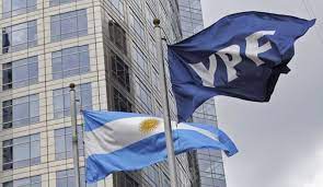 Read more about the article Una jueza de Estados Unidos falló en contra de la Argentina y el costo por expropiación de YPF se eleva a US$16.000 millones
