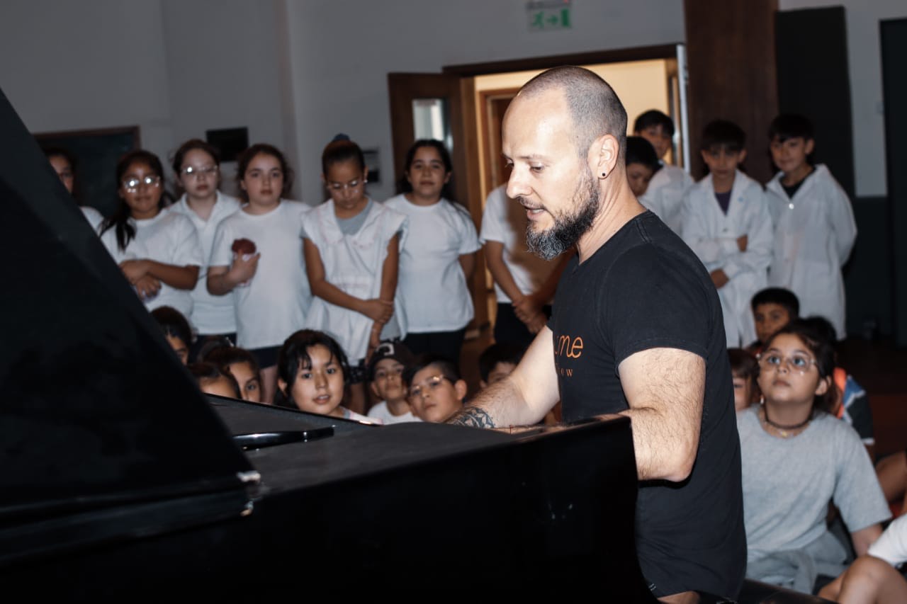Read more about the article La Casa de la Música recibió la visita de alumnos de la Escuela Nº 240 “Provincia de Corrientes”