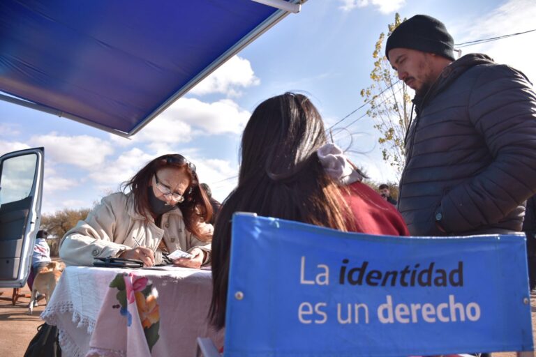 Lee más sobre el artículo Las oficinas del Registro Civil tendrán horario de atención ampliado para retirar el DNI