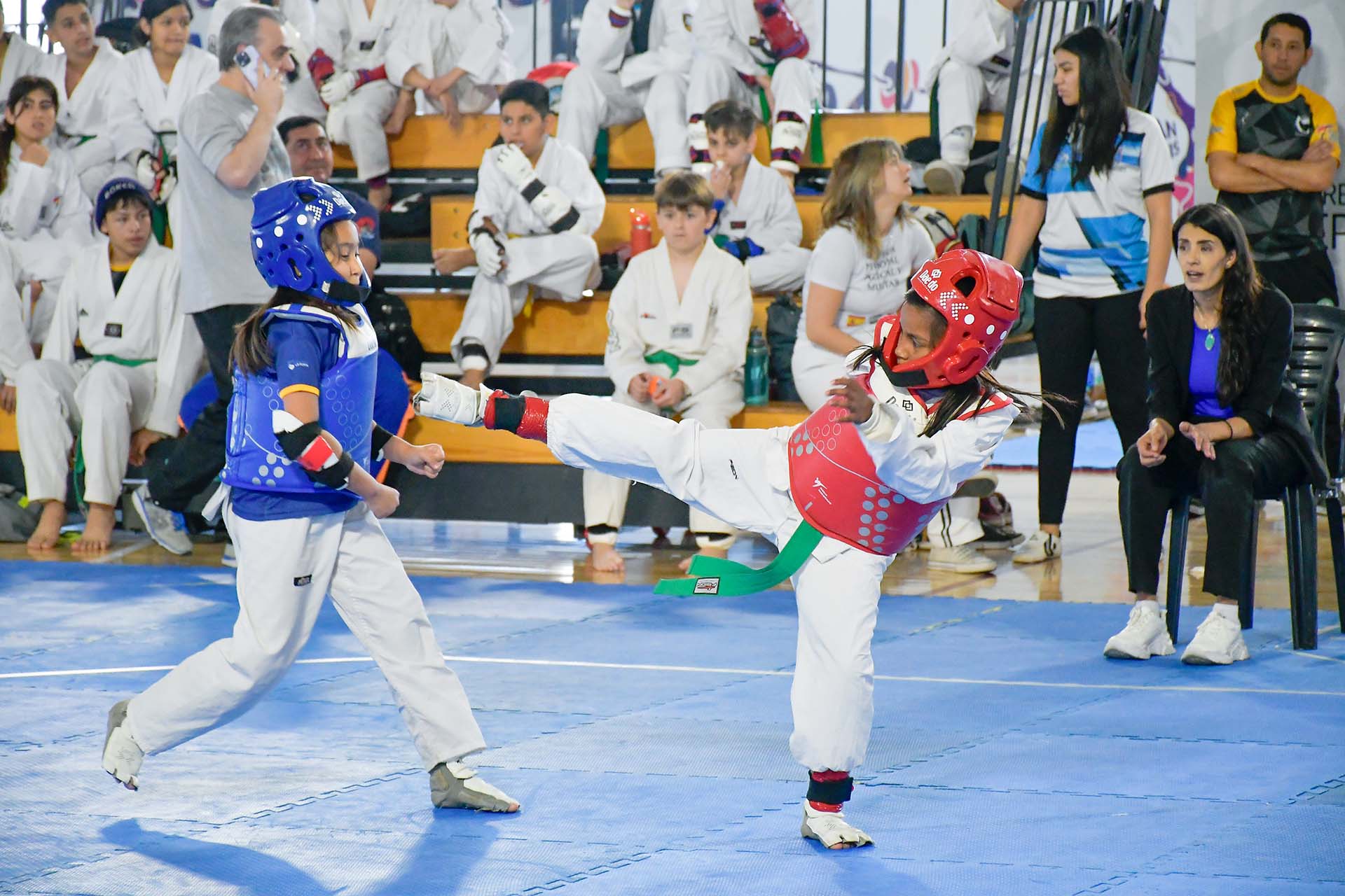 Read more about the article Taekwondo: en la ULP se probó el nuevo sistema de puntuación electrónico