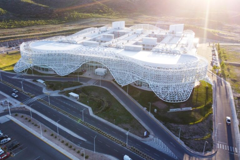 Lee más sobre el artículo Segundo aniversario: números impactantes de atención e hitos históricos en la salud pública provincial