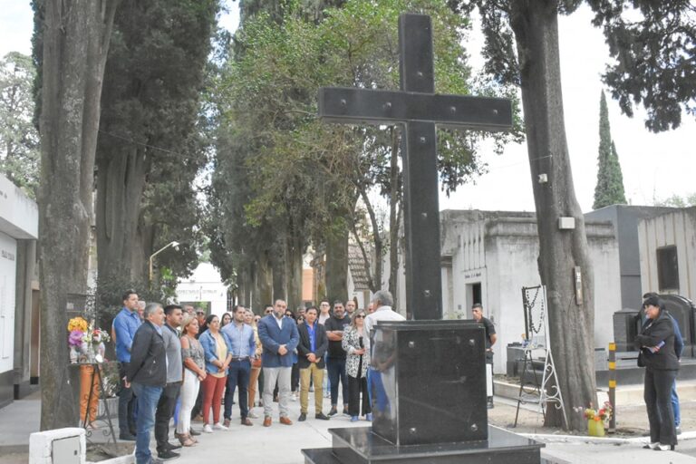 Lee más sobre el artículo Homenajearon a los trabajadores municipales fallecidos