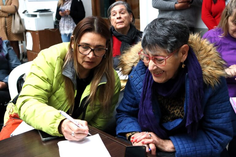 Lee más sobre el artículo Los jubilados se amigan con la tecnología gracias a los cursos de la ULP
