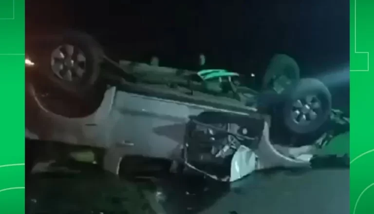 Lee más sobre el artículo Trágico vuelo en la Autopista 55: Dos bailarines pierden la vida cerca de Naschel