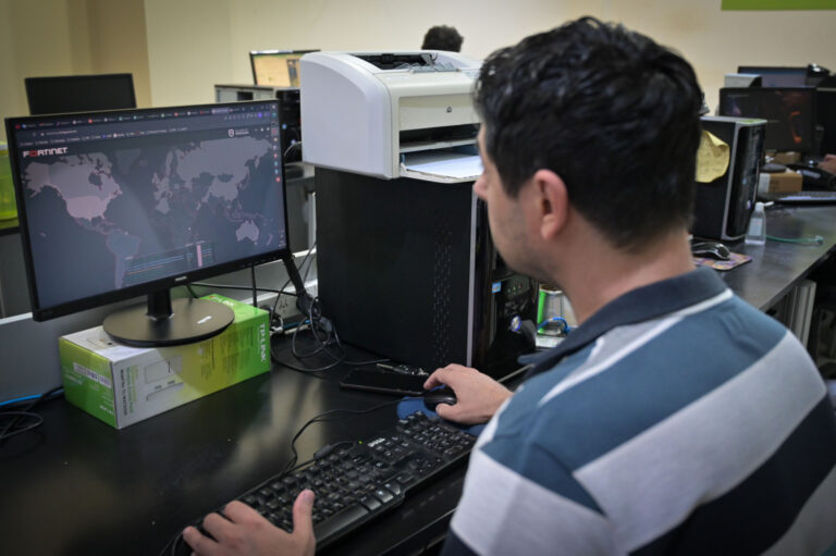 Lee más sobre el artículo Se puso en funcionamiento el Laboratorio de Ciberseguridad